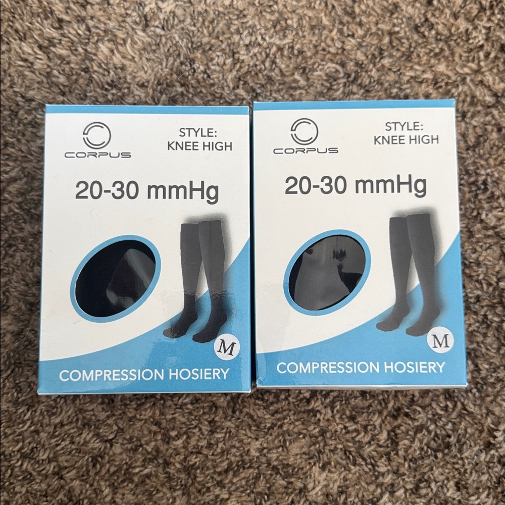 CORPUS 20-30 mmHg Closed Toe Knee High Compression Socks Black M